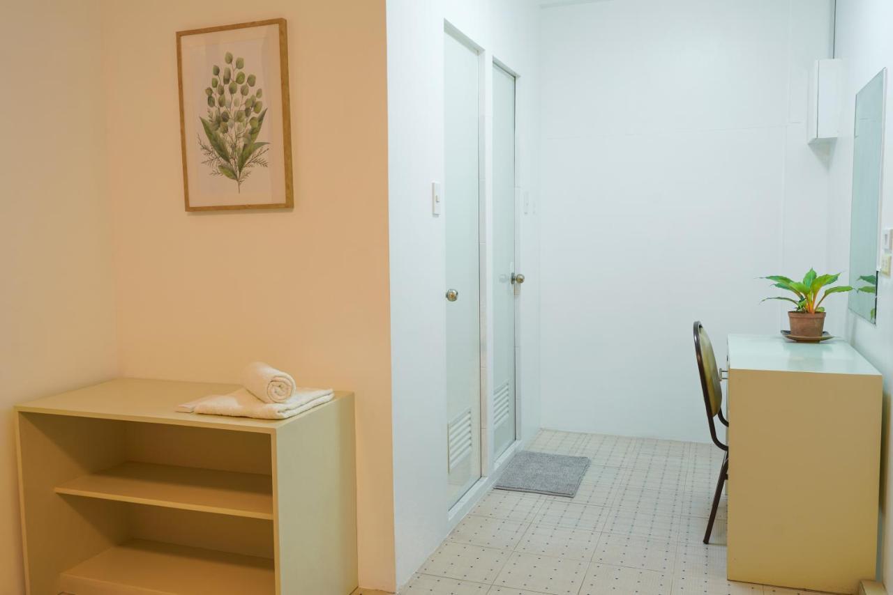 Tarasa Hostel Pasay Exteriör bild