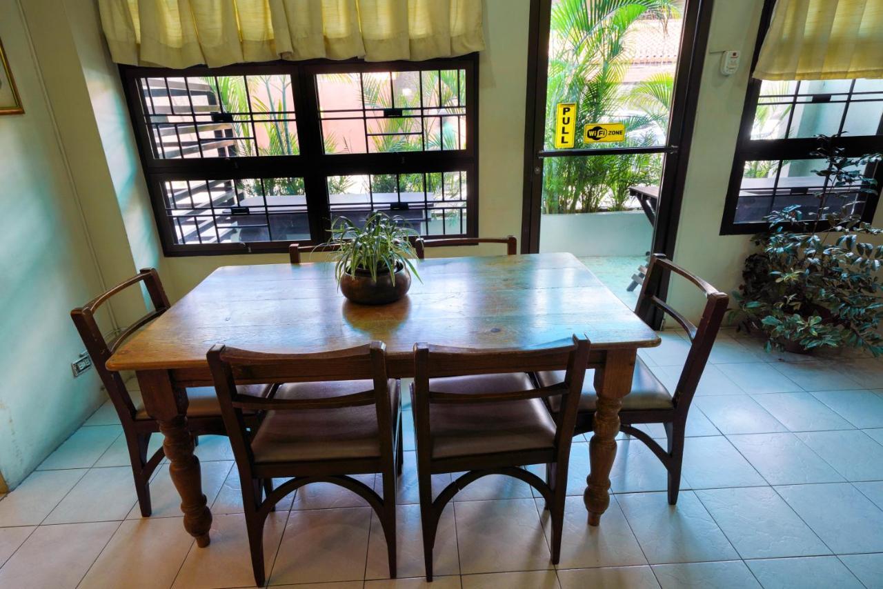 Tarasa Hostel Pasay Exteriör bild