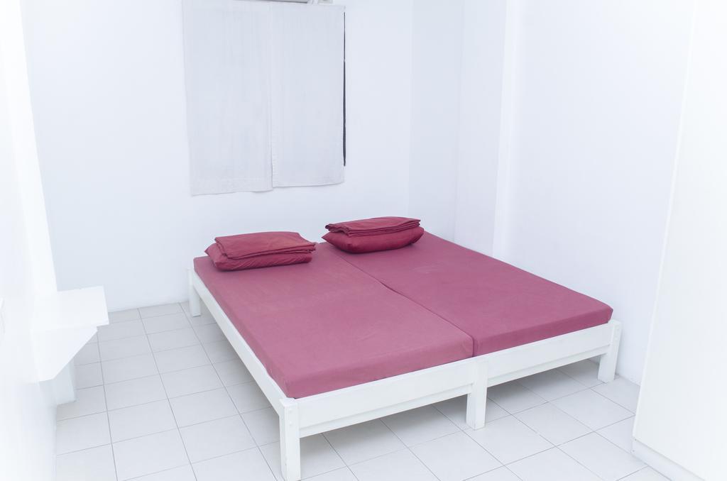 Tarasa Hostel Pasay Exteriör bild